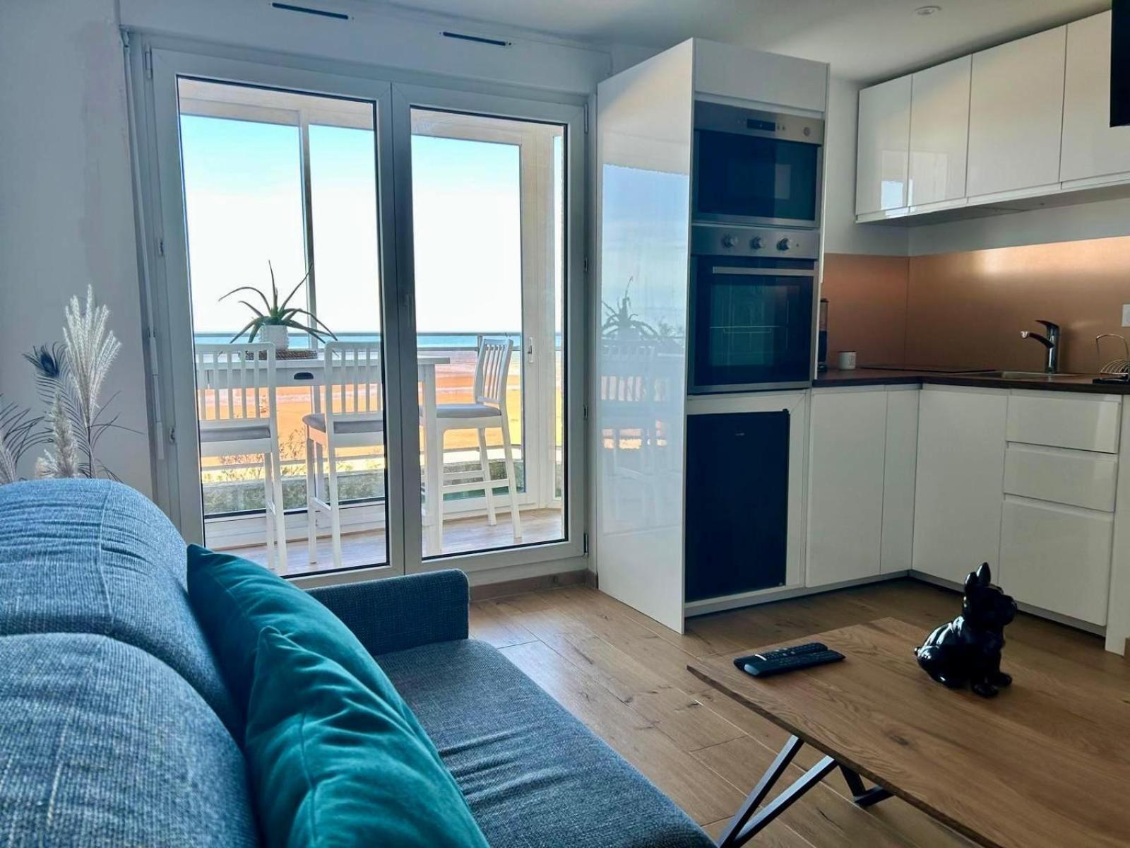 Mettons Les Voiles - Appt Vue Mer Avec Loggia Bernières-sur-Mer Exteriör bild