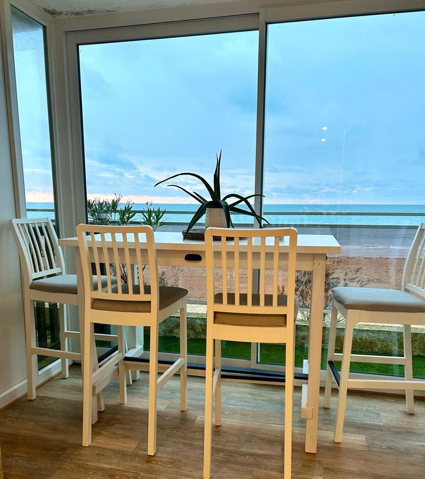 Mettons Les Voiles - Appt Vue Mer Avec Loggia Bernières-sur-Mer Exteriör bild